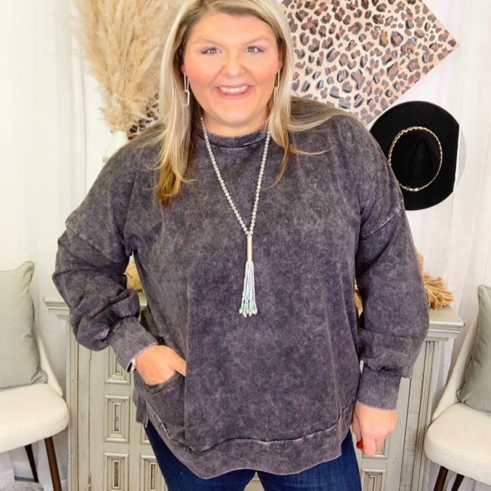 NWOT Zenana Pullover with Pockets